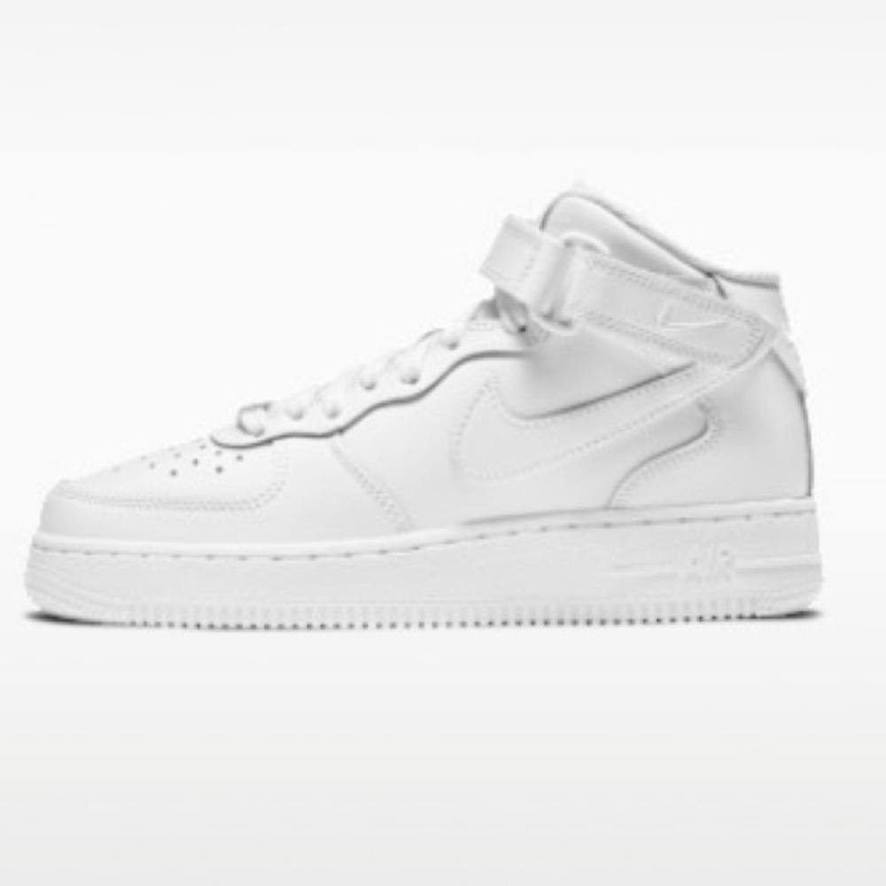 Nike White Air Force 1 Mid LE - Big Kids 7